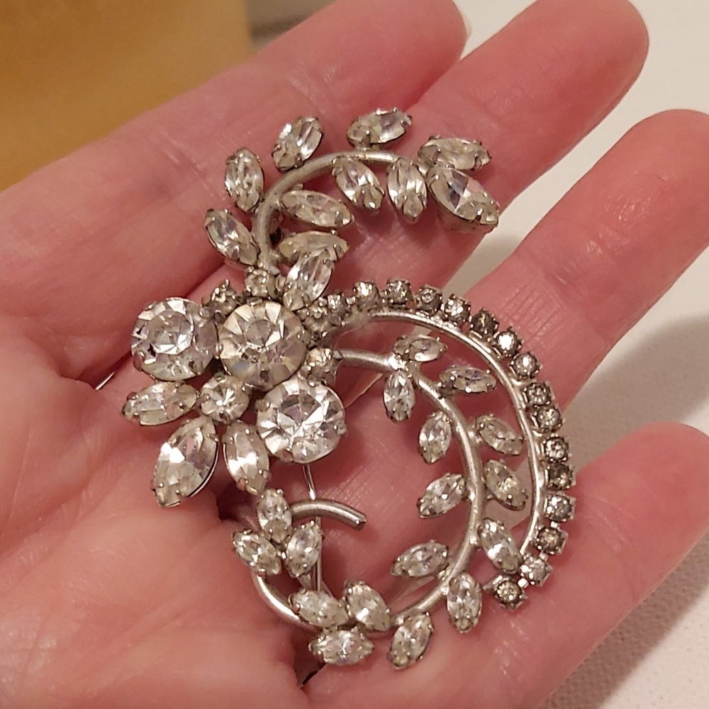 Vintage Jay Flex Brooch